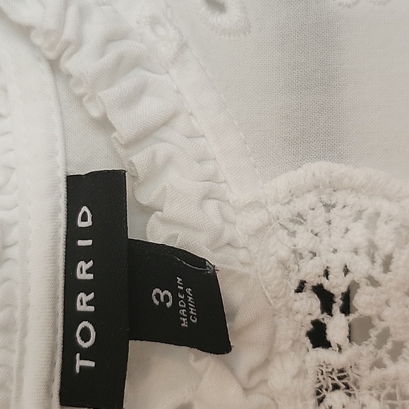 Torrid Size 3 White Flowy Blouse - Picture 4 of 5